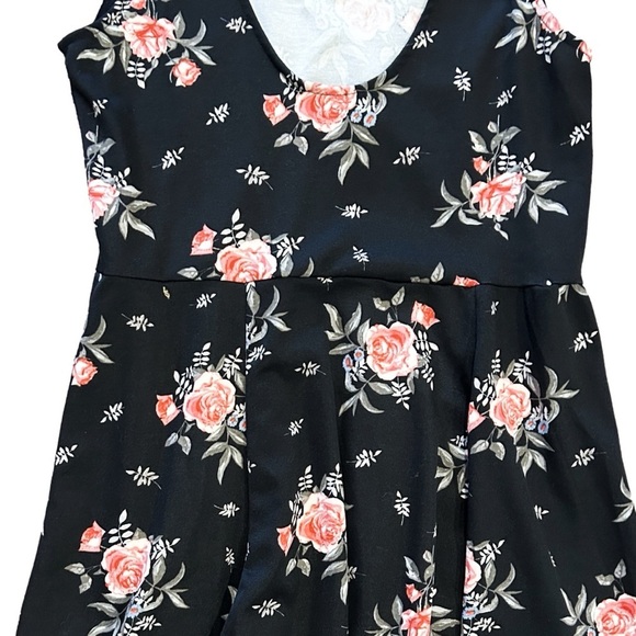 Divided by H&M Black and Pink Floral Sleeveless Scoopneck Skater Dress size: 14 - Picture 2 of 10